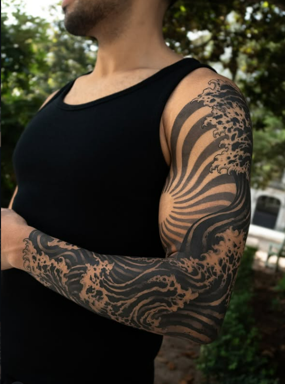 Tatuaje 4: blackwork ornamental y neotradicional por Gas en Frio Norte Tattoo, Vigo